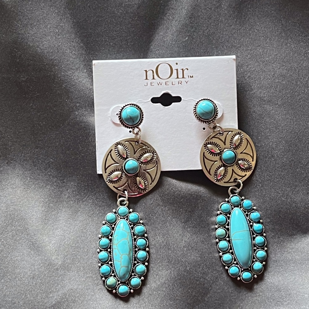 SELLING nOir JEWELRY EARRING COLOR SILVER and TURQUOISE BNWT